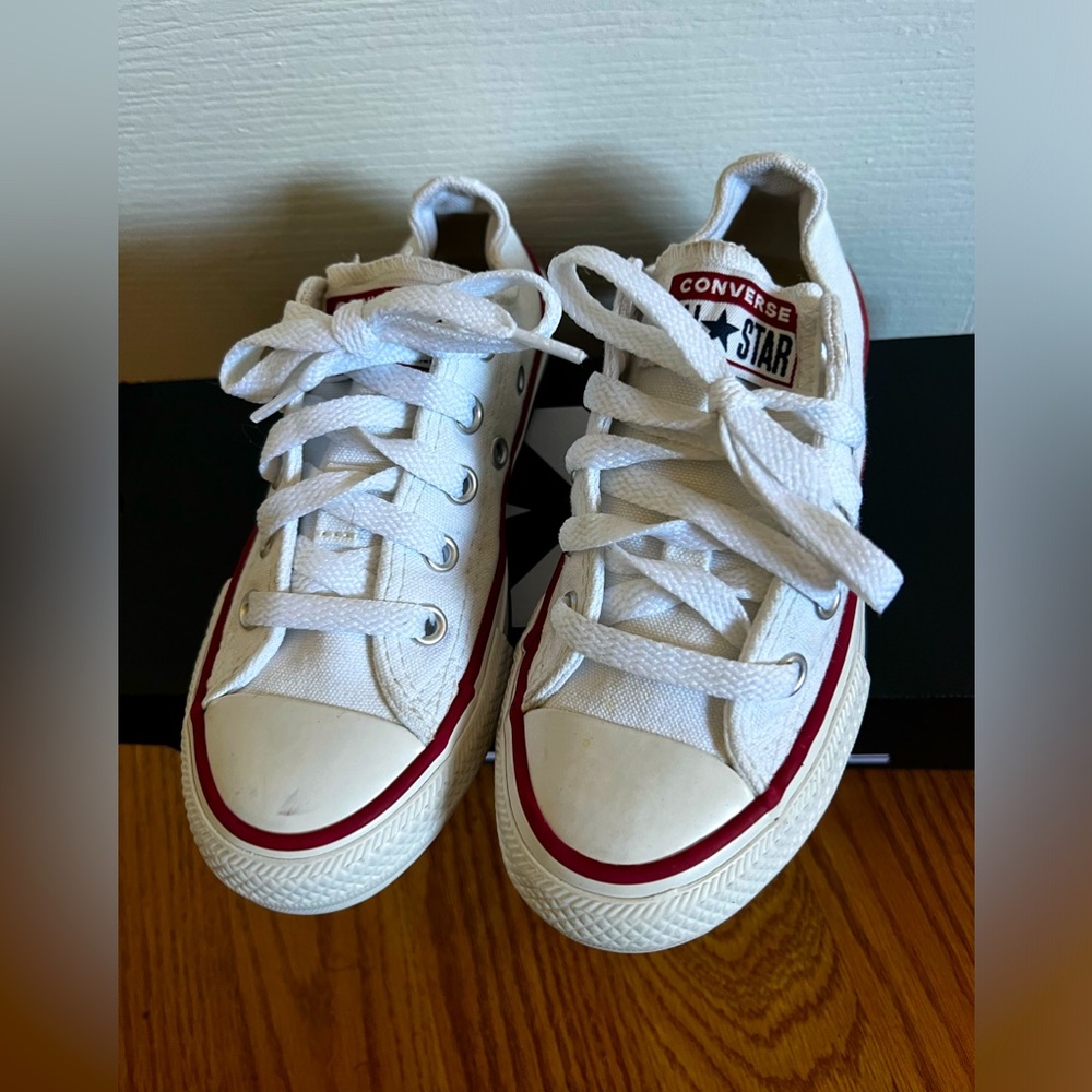 Unisex converse chuck taylors